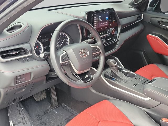 Used 2022 Toyota Highlander XSE FWD image 22