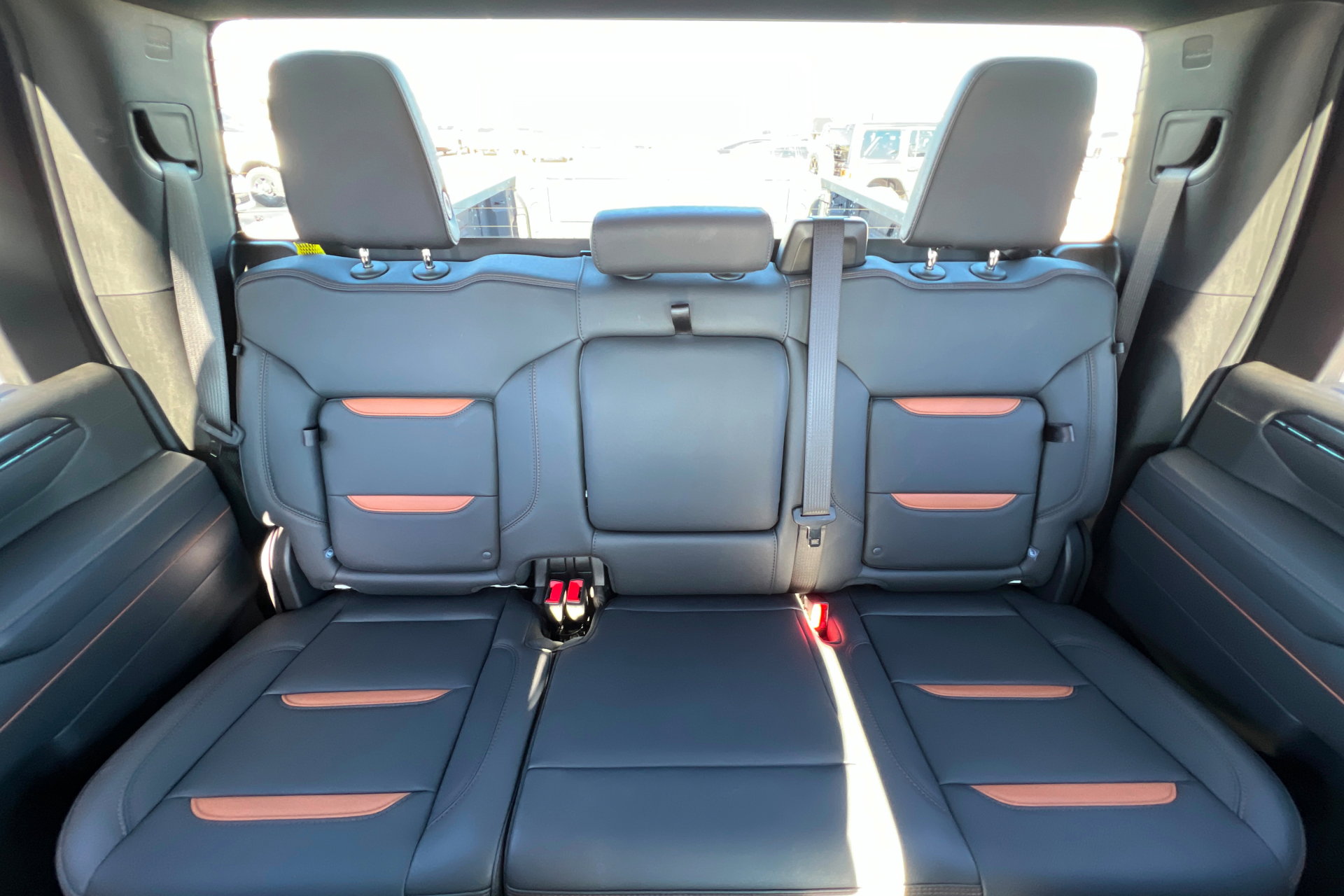 Certified 2025 GMC Sierra 2500 AT4 image 25