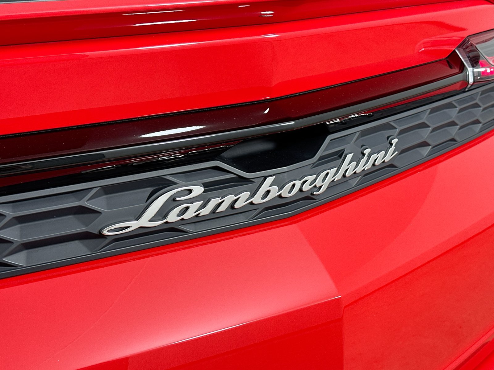 Used 2025 Lamborghini Urus S AWD/4WD image 42