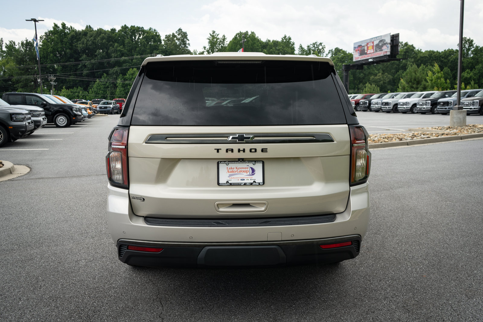Used 2021 Chevrolet Tahoe Z71 w/ Z71 Off-Road Package AWD/4WD image 8
