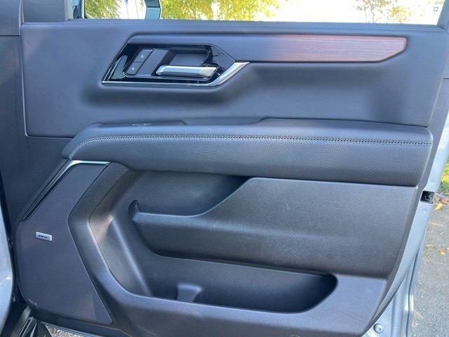 Used 2025 GMC Yukon Denali image 28