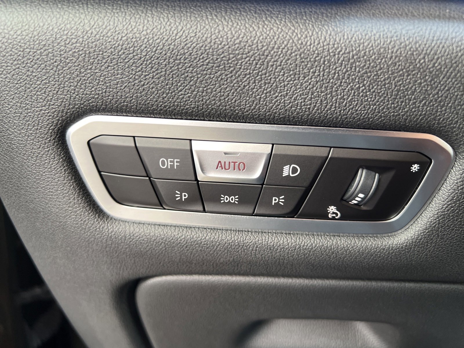 Used 2022 BMW X5 xDrive45e w/ M Sport Package image 14