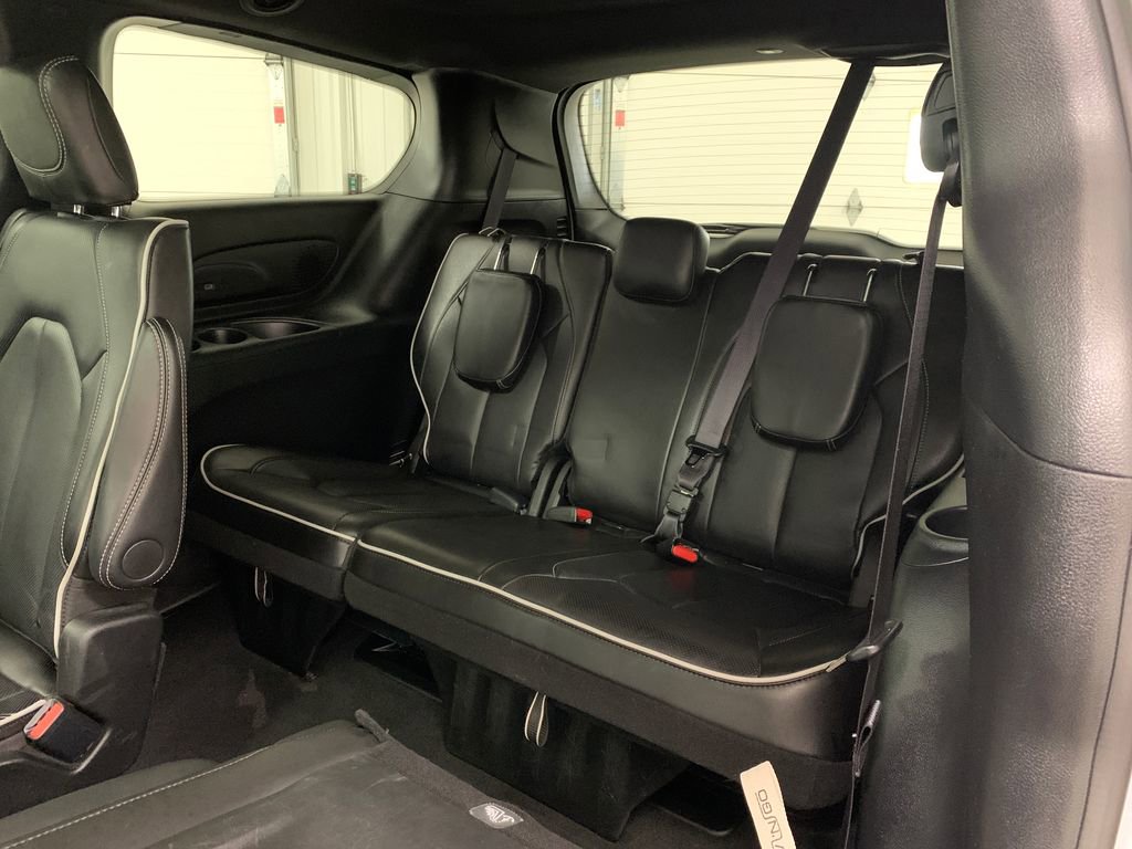 Used 2026 Chrysler Pacifica Limited w/ S Appearance Package FWD image 20