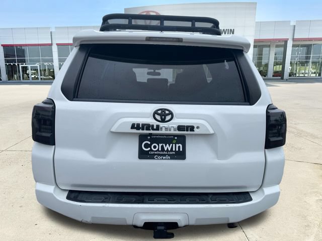 Used 2018 Toyota 4Runner SR5 Premium AWD/4WD image 4