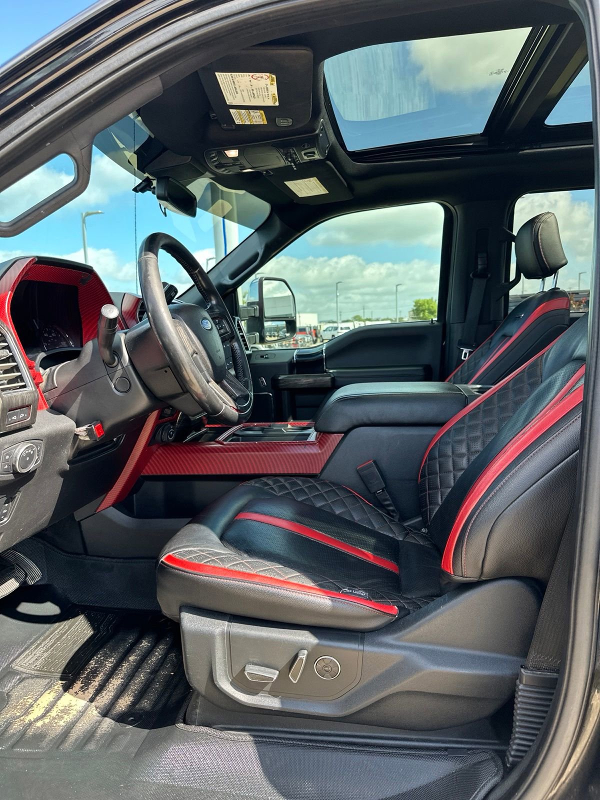 Used 2020 Ford F250 Platinum w/ FX4 Off-Road Package AWD/4WD image 19