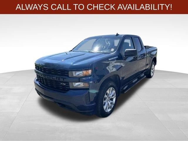 Used 2020 Chevrolet Silverado 1500 Custom w/ Custom Value Package AWD/4WD image 3