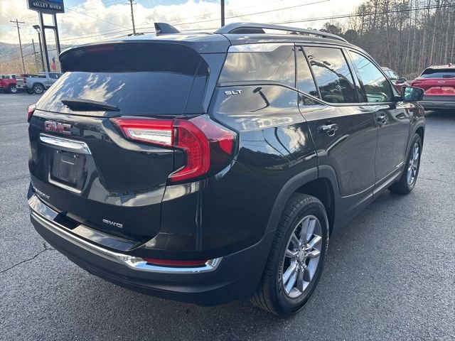 Used 2024 GMC Terrain SLT image 4