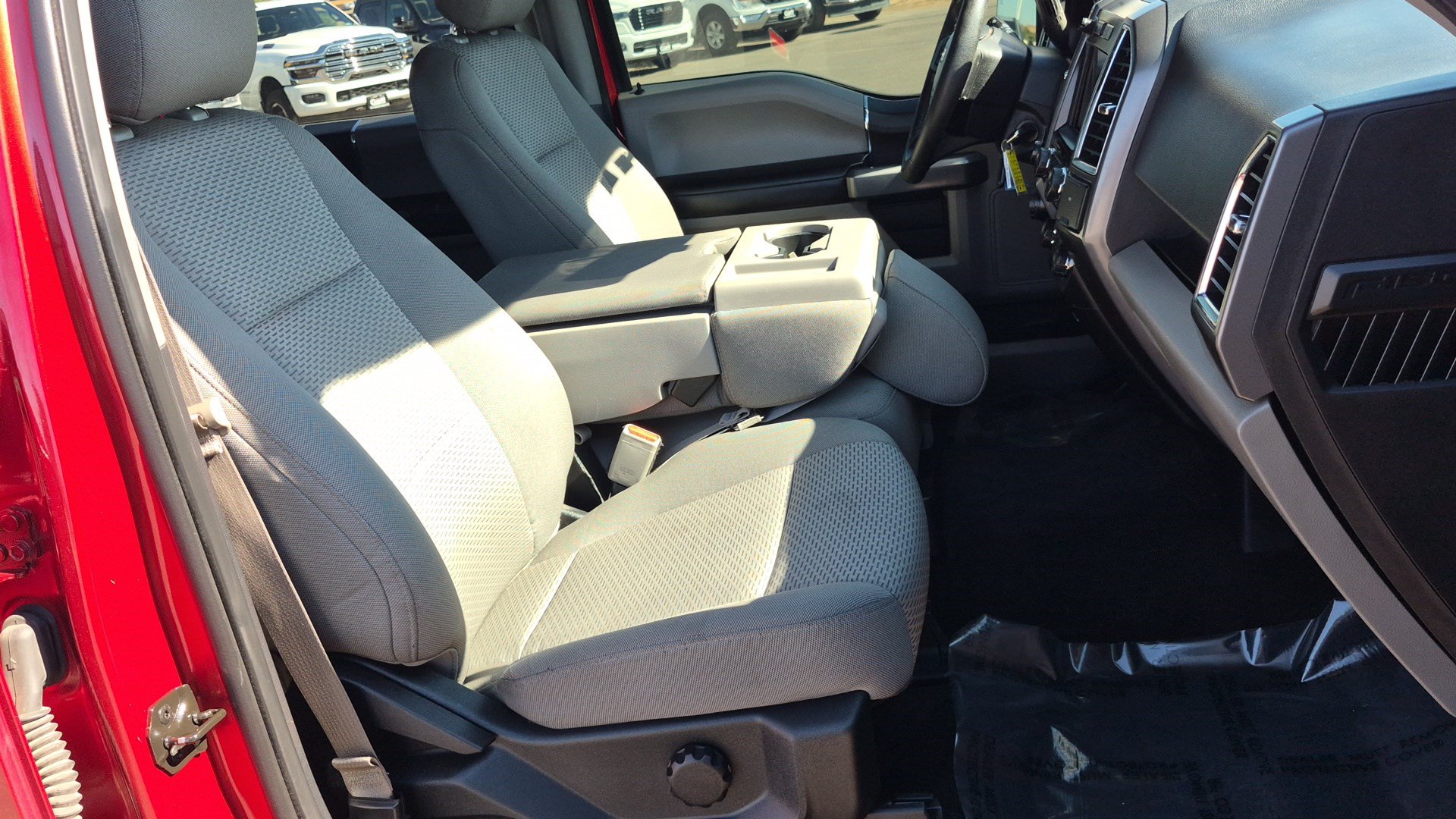 Used 2016 Ford F150 XLT w/ Equipment Group 301A Mid AWD/4WD image 28
