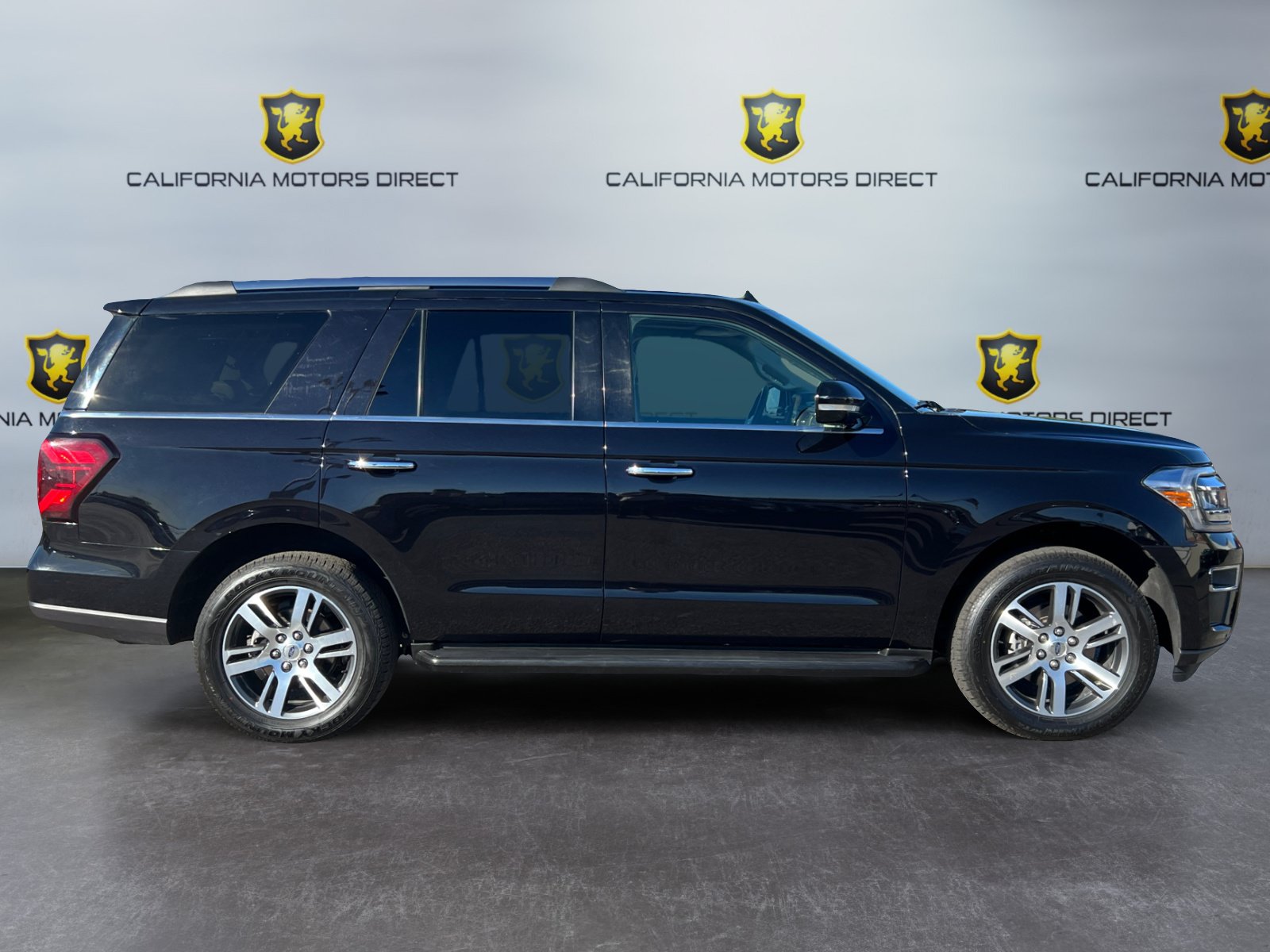 Used 2024 Ford Expedition Limited AWD/4WD image 6