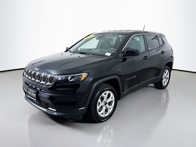 Used 2025 Jeep Compass Sport AWD/4WD image 3