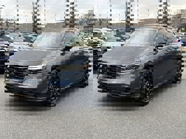 Used 2025 Honda Accord SE image 7