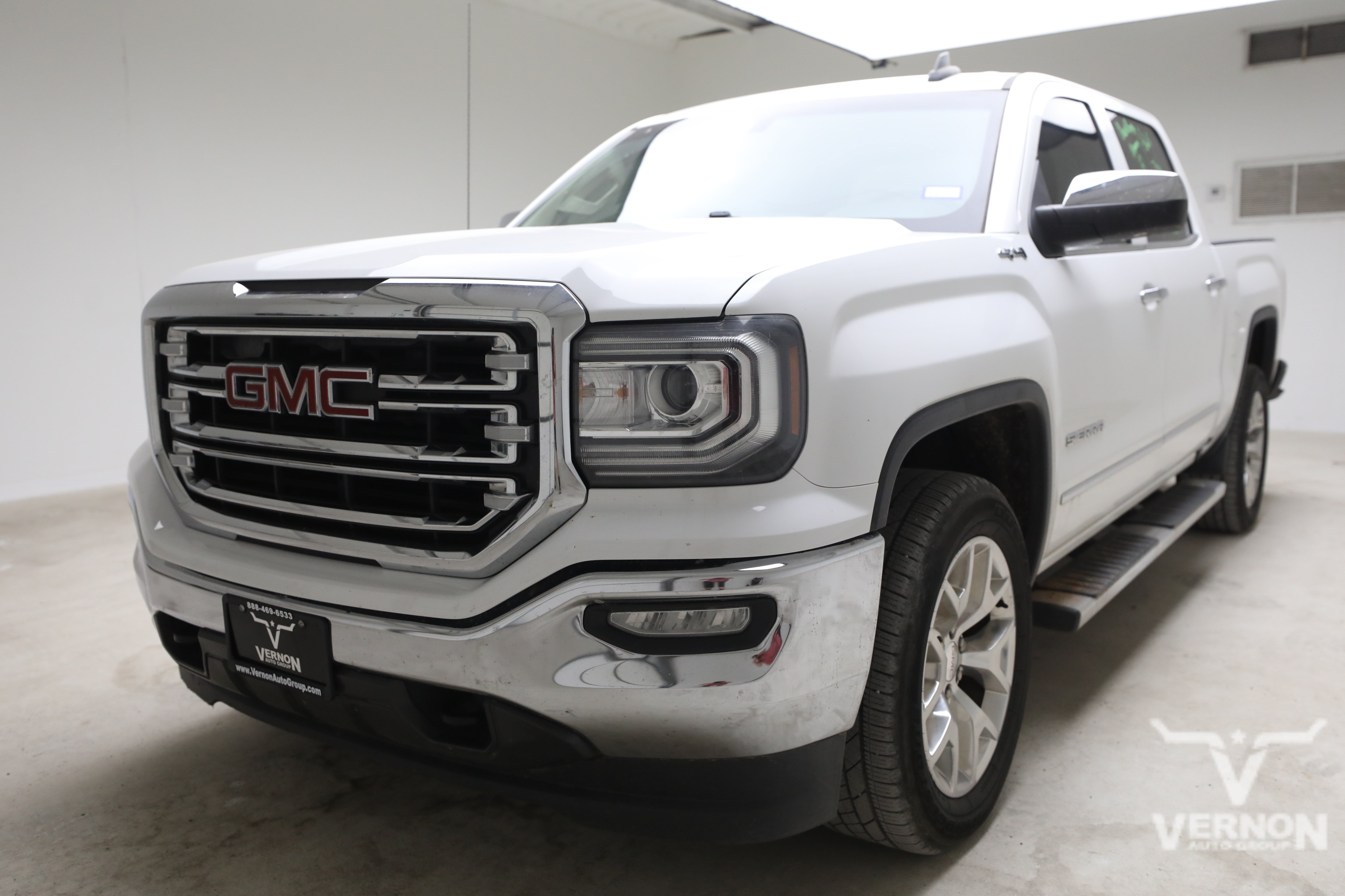 Used 2017 GMC Sierra 1500 SLT w/ SLT Premium Package AWD/4WD image 3