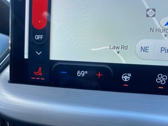 Used 2024 Ford Escape Platinum w/ Premium Technology Package AWD/4WD image 32