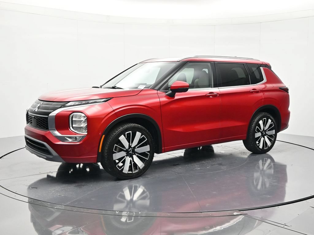 Used 2025 Mitsubishi Outlander SEL FWD image 1
