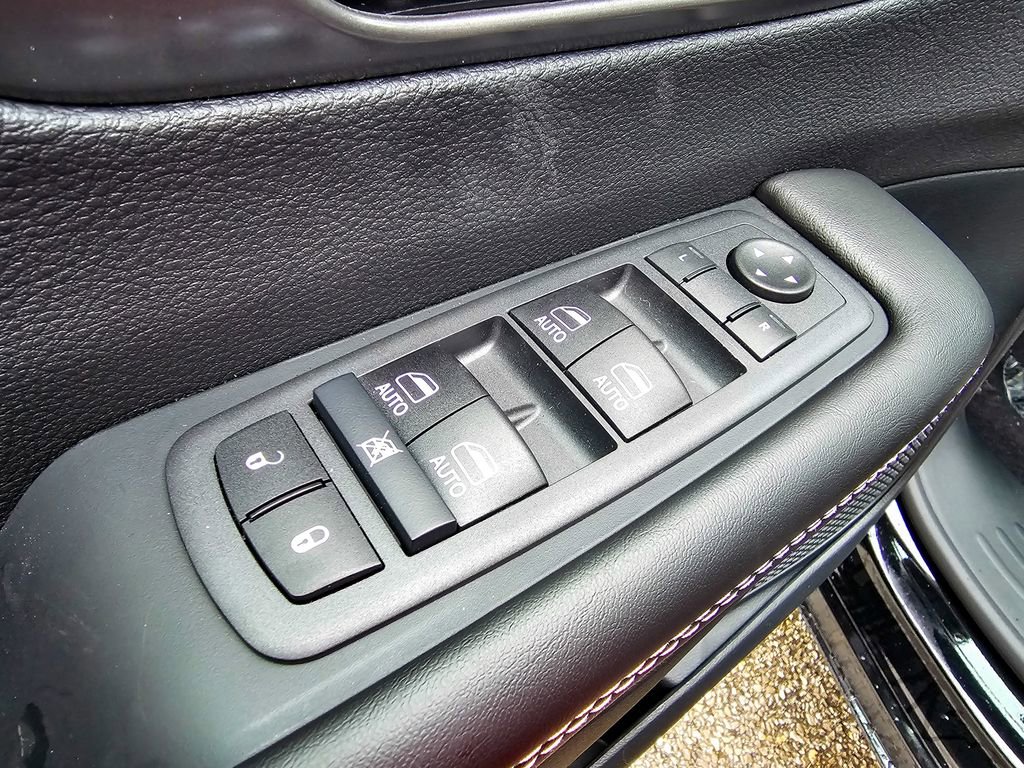 New 2026 Chrysler Pacifica Select image 12