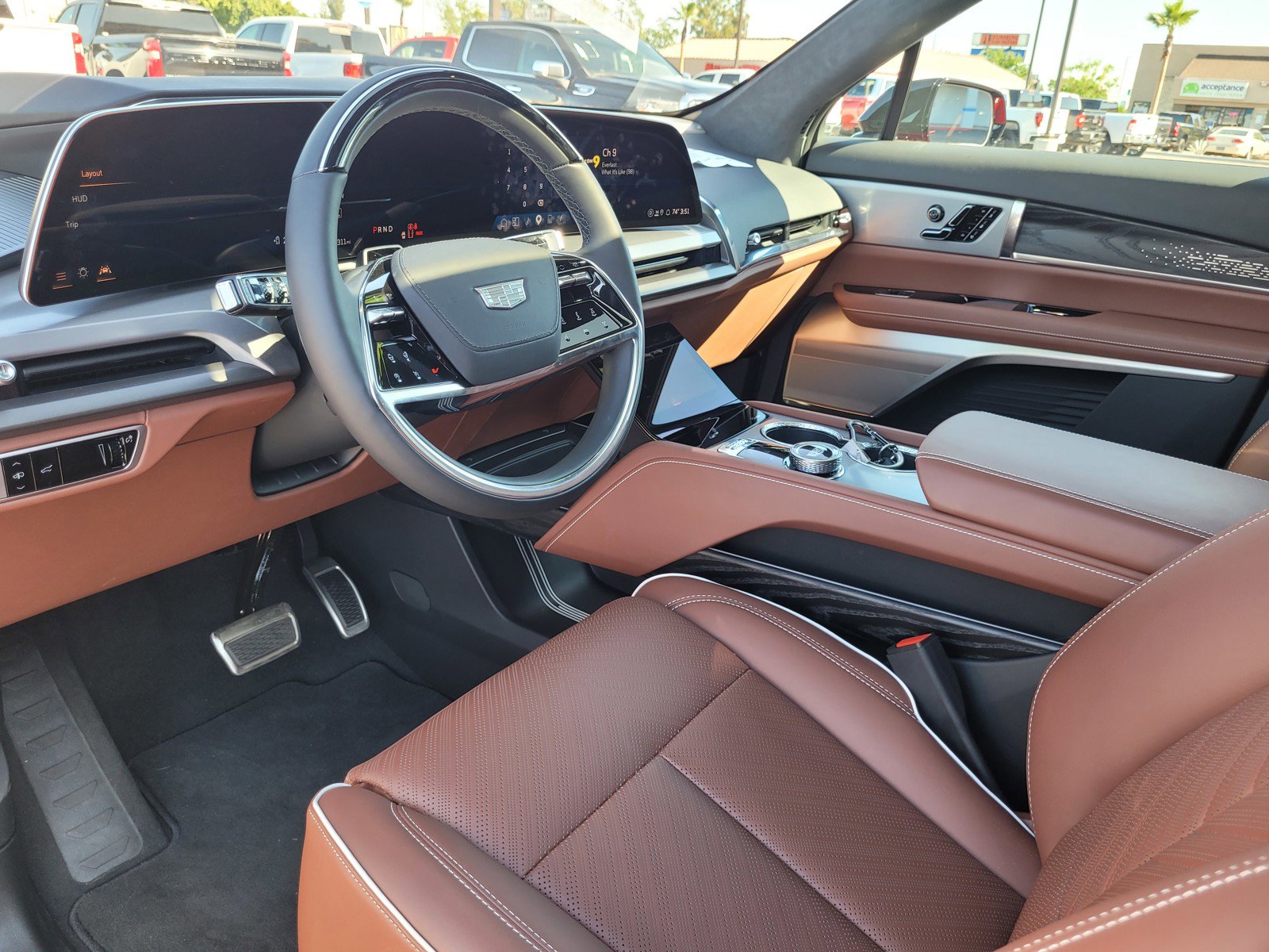 Certified 2026 Cadillac Vistiq Platinum image 9