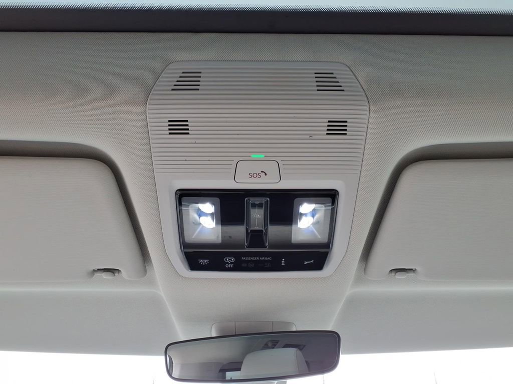 Used 2025 Volkswagen ID. Buzz 1st Edition AWD/4WD image 27