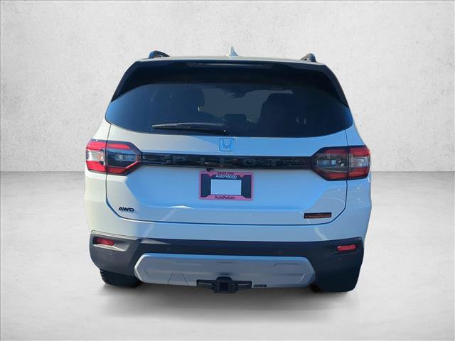 Certified 2025 Honda Pilot TrailSport image 11