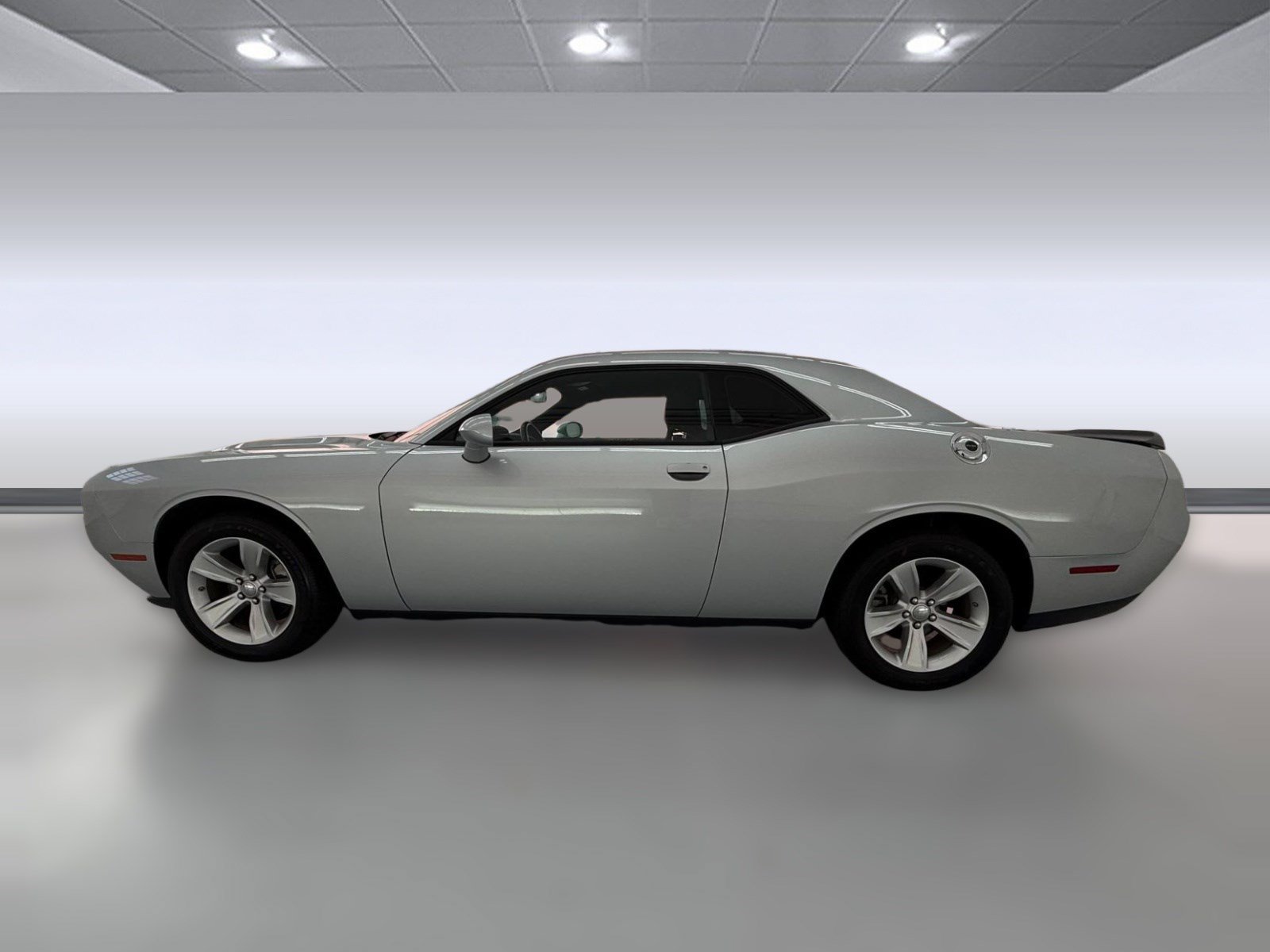 Used 2023 Dodge Challenger SXT RWD image 2