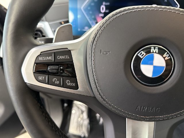 Used 2026 BMW X7 xDrive40i w/ M Sport Package AWD/4WD image 13