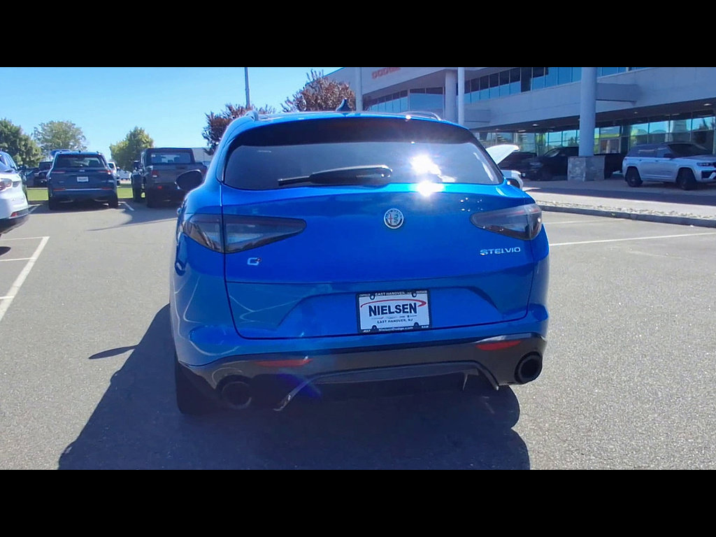 Used 2024 Alfa Romeo Stelvio Veloce AWD/4WD image 7