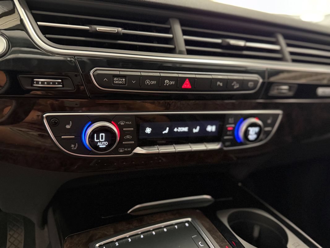Used 2018 Audi Q7 3.0T Prestige AWD/4WD image 30