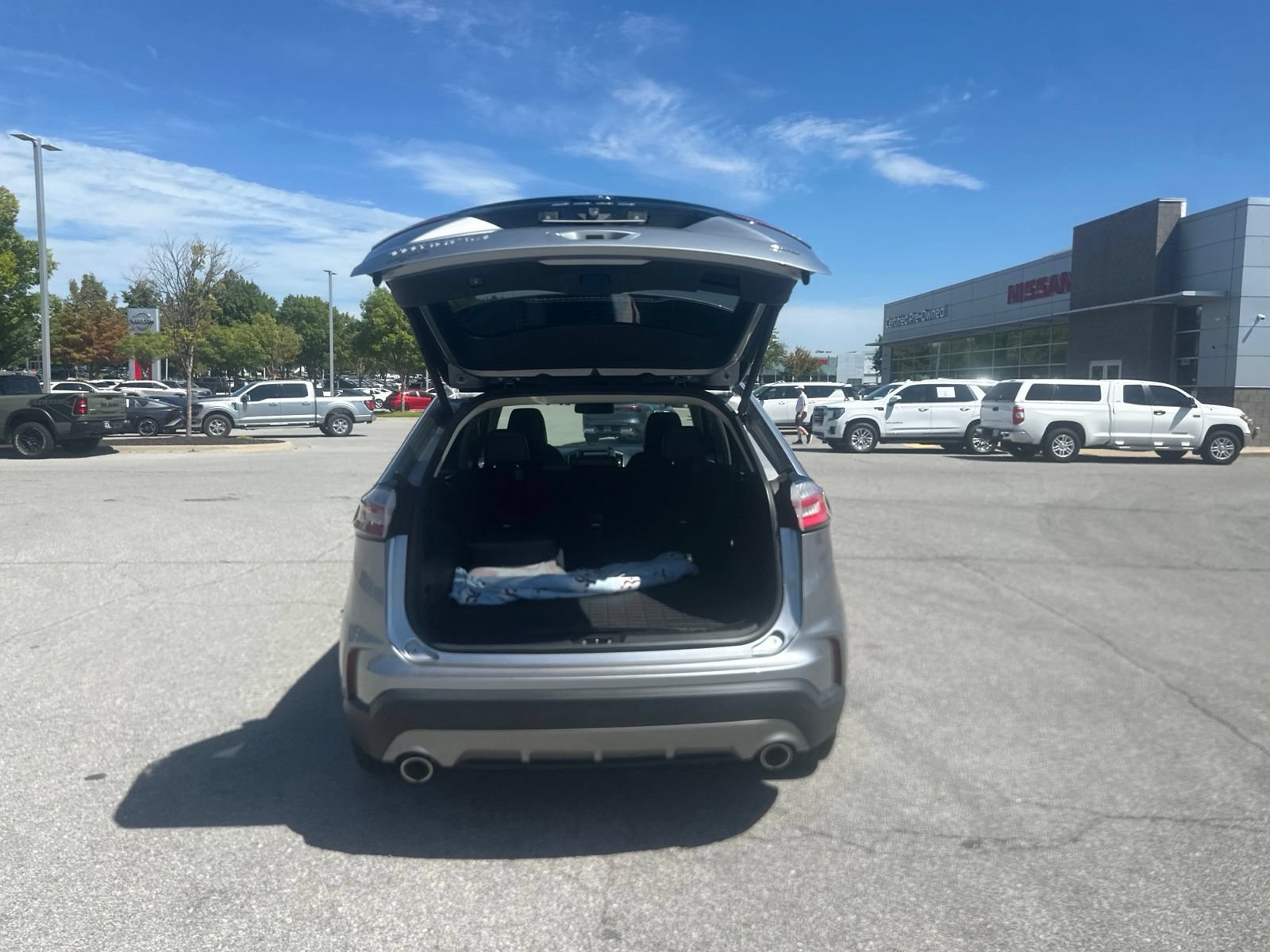 Used 2023 Ford Edge Titanium AWD/4WD image 11