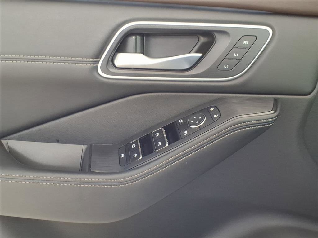 Certified 2023 Nissan Rogue Platinum w/ Platinum Premium Package image 33