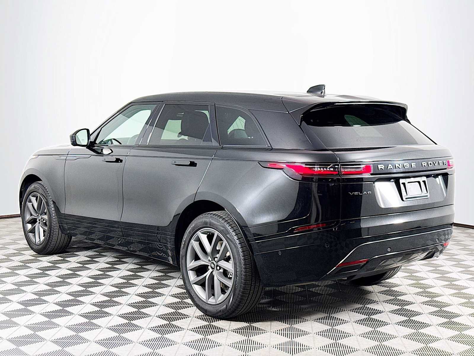 Used 2026 Land Rover Range Rover Velar Dynamic SE AWD/4WD image 7