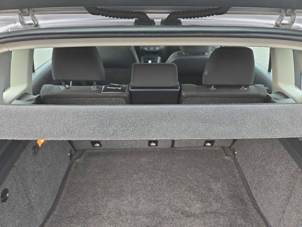 Used 2018 Volkswagen Tiguan Limited w/ Premium Package FWD image 12