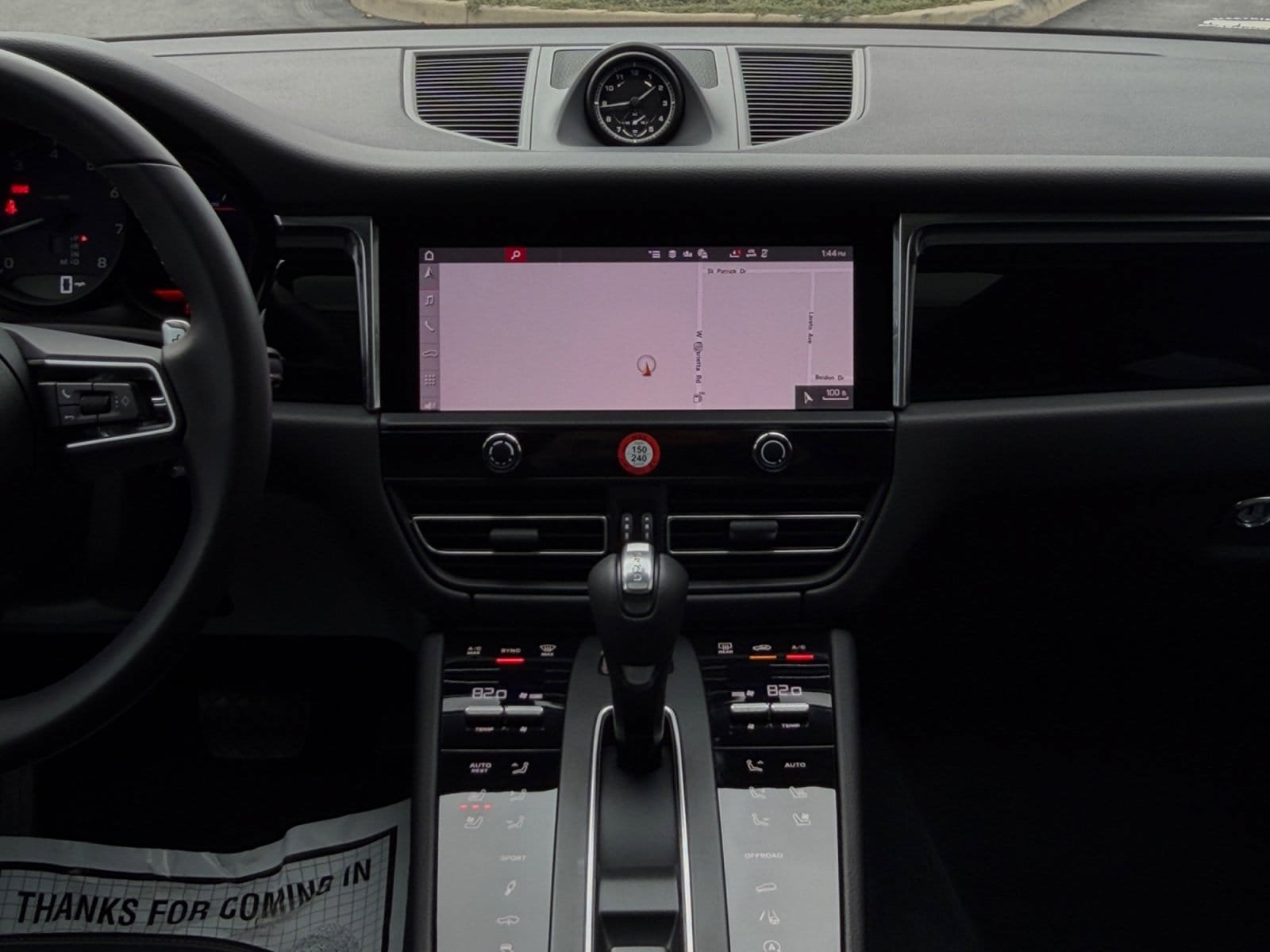 Certified 2025 Porsche Macan AWD/4WD image 14