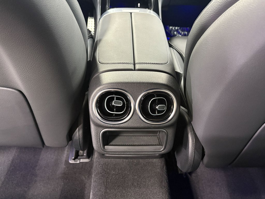 Used 2025 Mercedes-Benz GLC 350e 4MATIC w/ AMG Line image 24