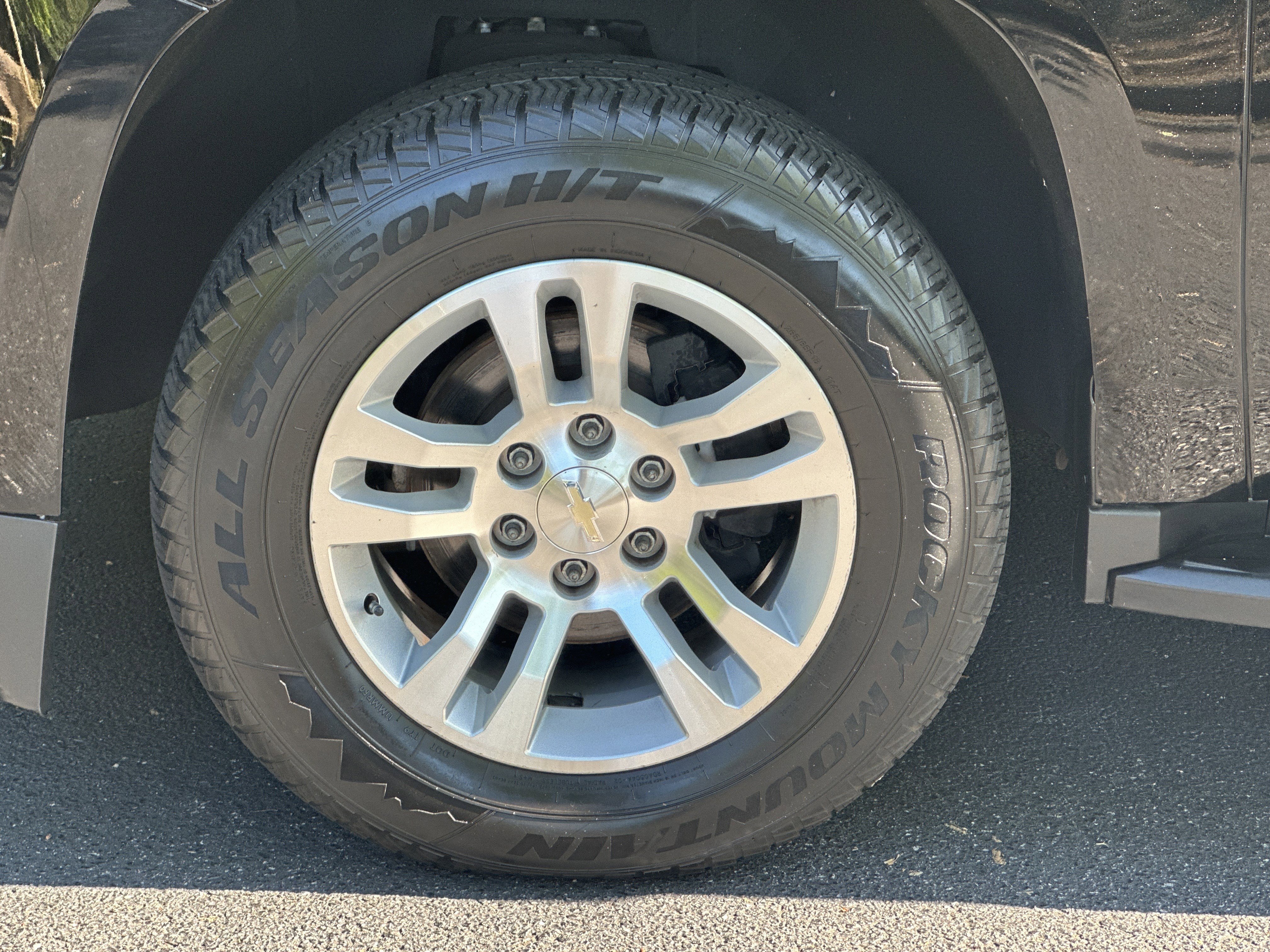 Used 2020 Chevrolet Suburban LT RWD image 13