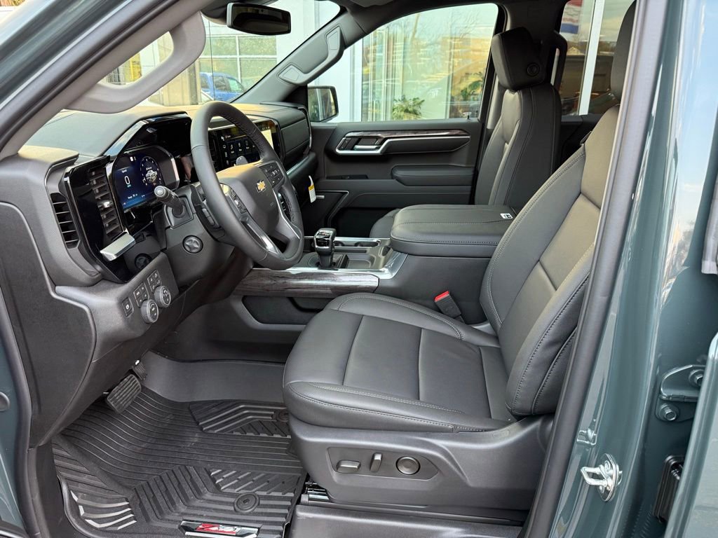 New 2026 Chevrolet Silverado 1500 LTZ w/ Z71 Off-Road Package AWD/4WD image 7