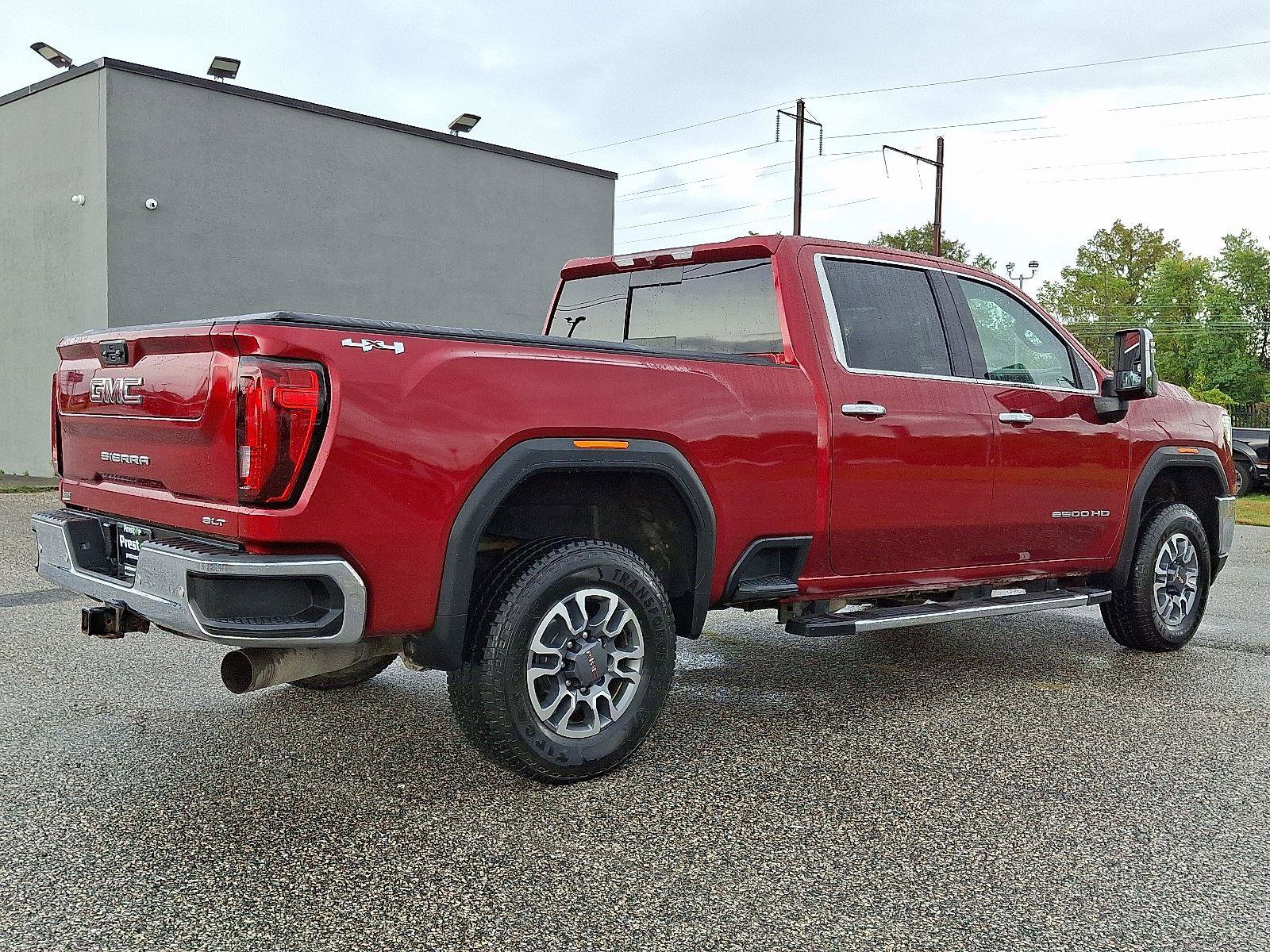 Used 2022 GMC Sierra 2500 SLT w/ SLT Premium Package image 4