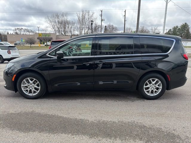 Used 2024 Chrysler Voyager LX FWD image 6