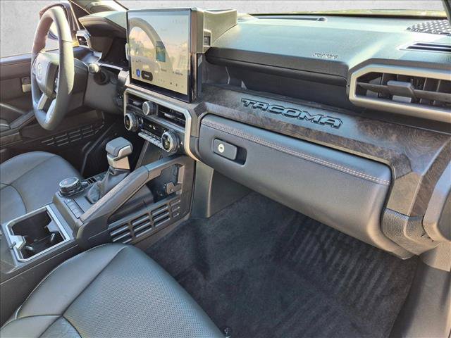 Used 2025 Toyota Tacoma Limited AWD/4WD image 20