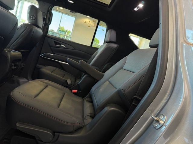Certified 2025 Chevrolet Traverse Z71 w/ Driver Confidence Package AWD/4WD image 12