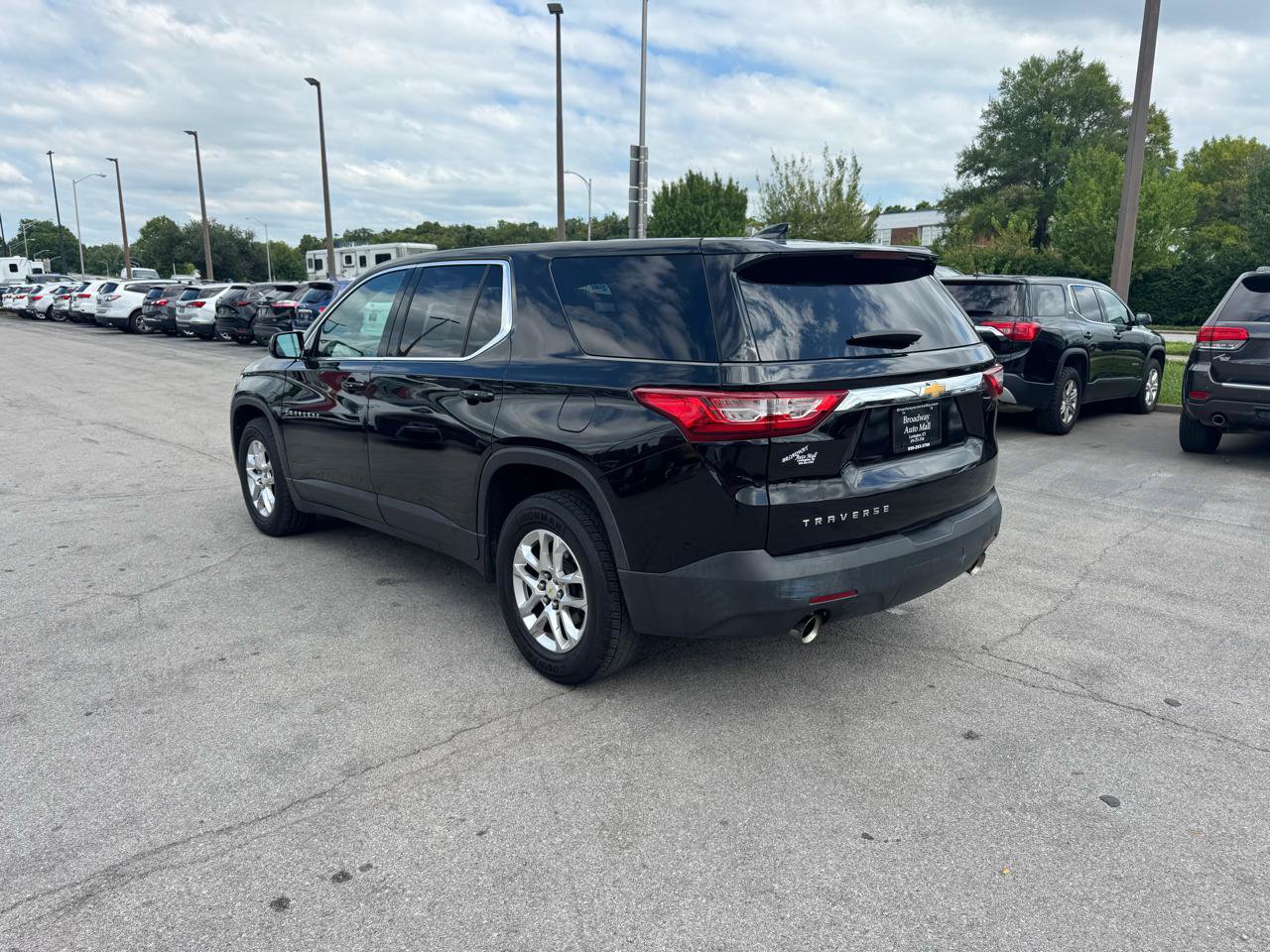 Used 2018 Chevrolet Traverse LS FWD image 5