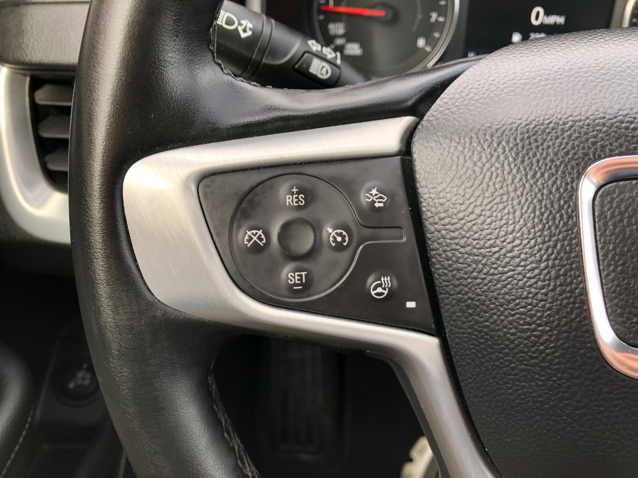 Used 2024 GMC Terrain SLT image 13