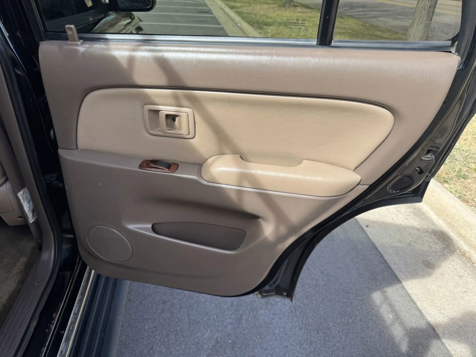 Used 2000 Toyota 4Runner Limited image 14