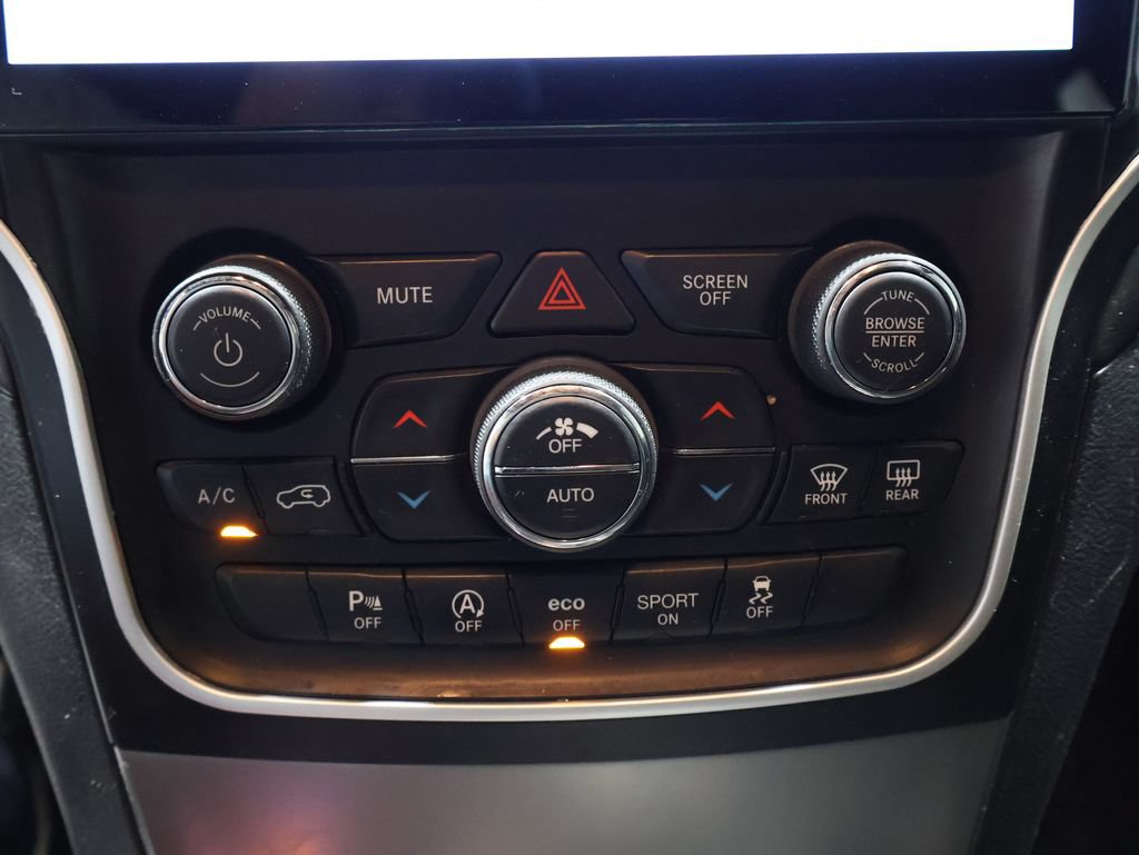 Used 2018 Jeep Grand Cherokee Altitude AWD/4WD image 30