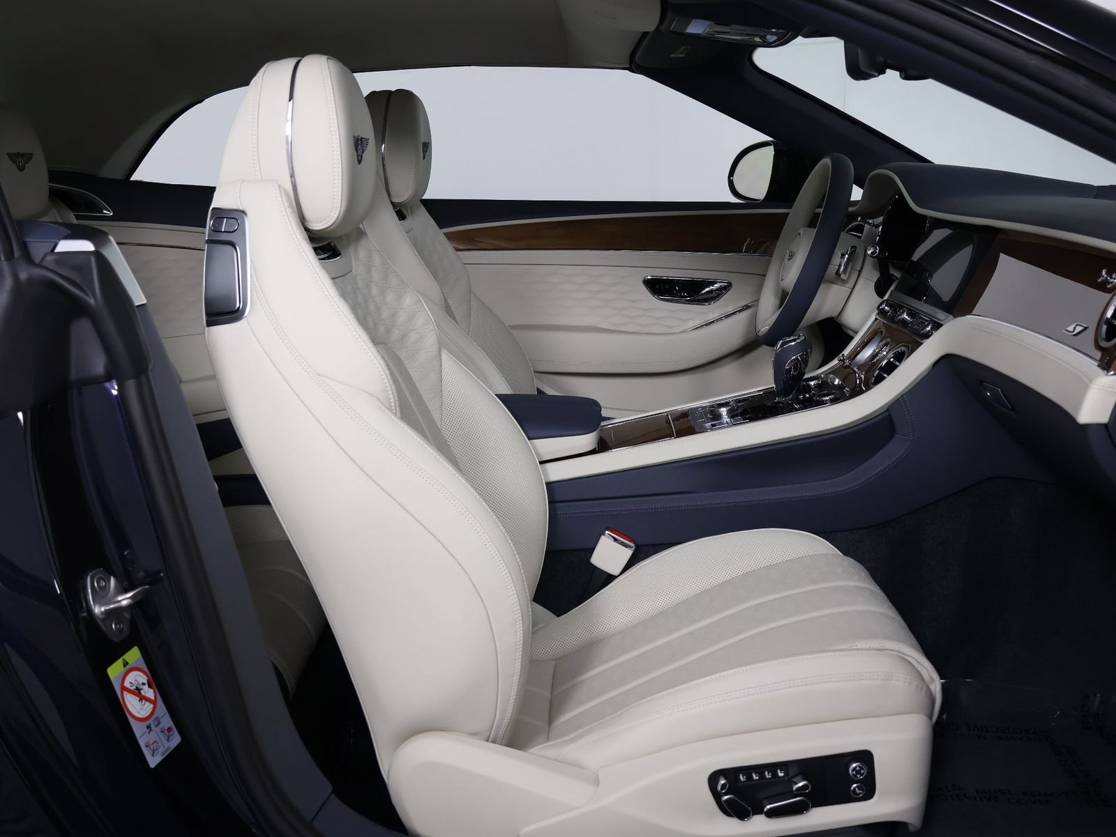 New 2026 Bentley Continental GTC AWD/4WD image 32
