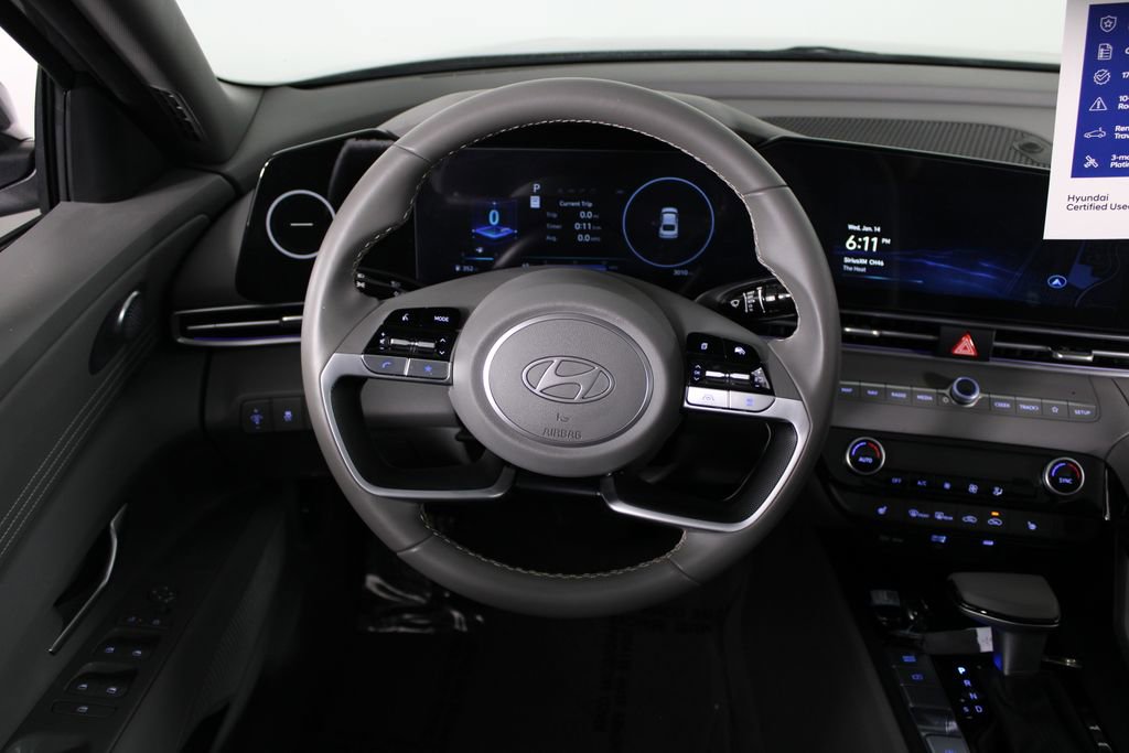 Used 2025 Hyundai Elantra SEL image 24