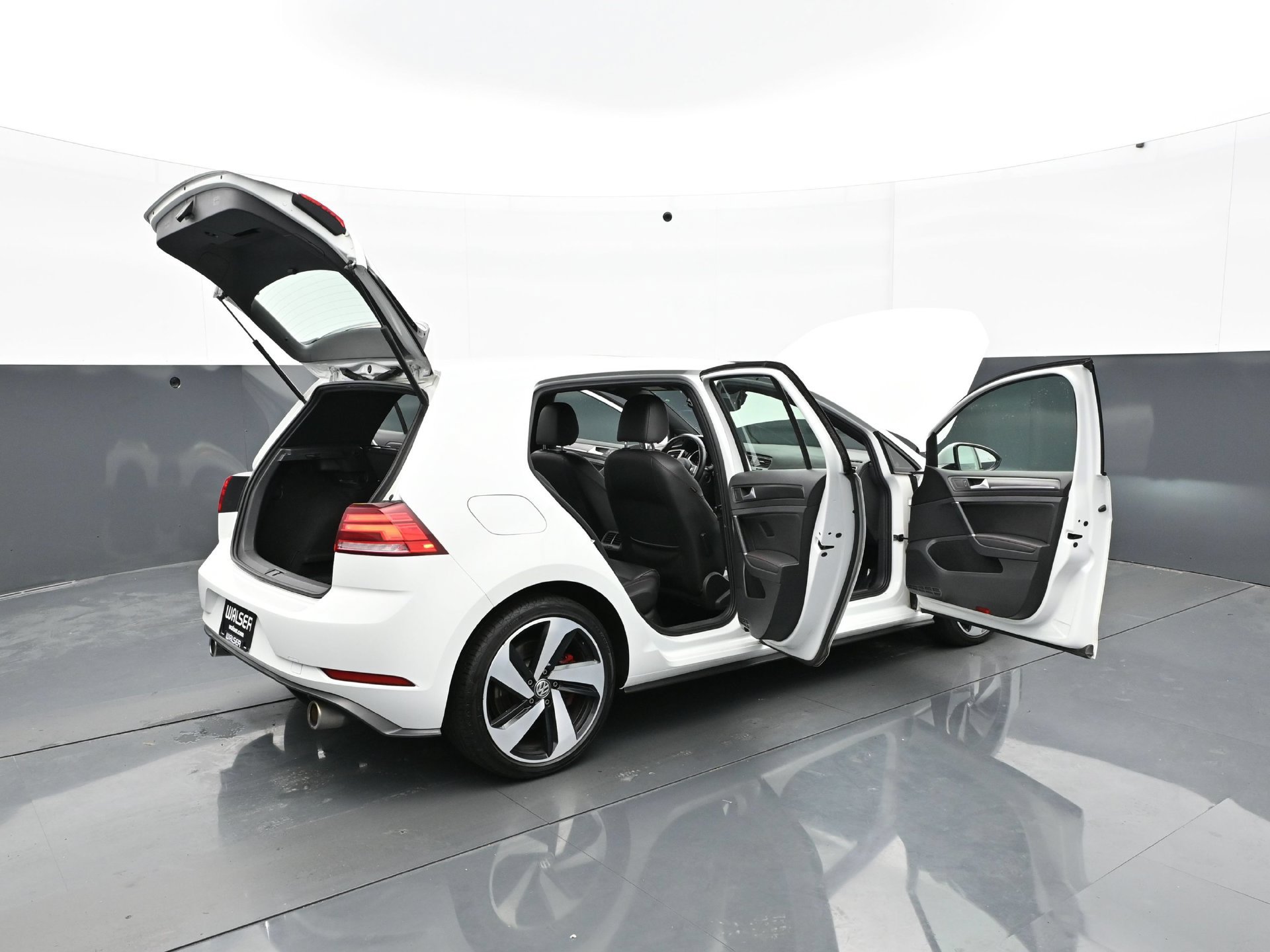 Used 2020 Volkswagen GTI SE FWD image 39