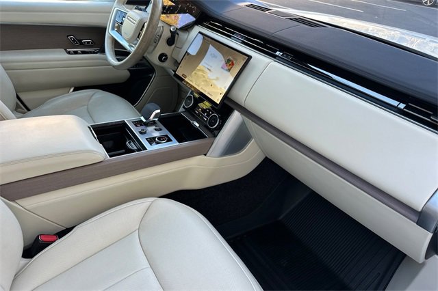 Certified 2023 Land Rover Range Rover SE image 15
