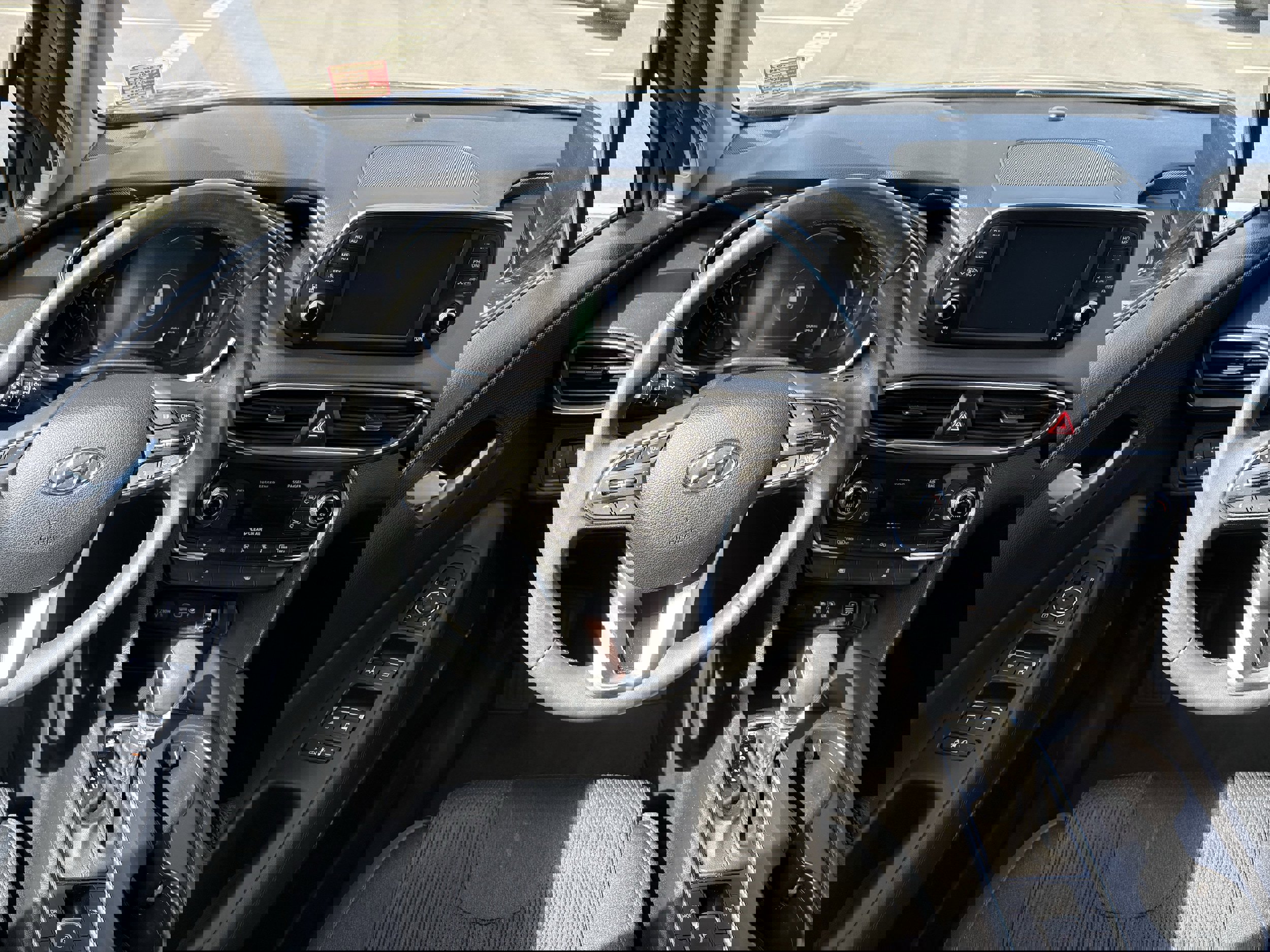 Used 2019 Hyundai Santa Fe SEL image 14