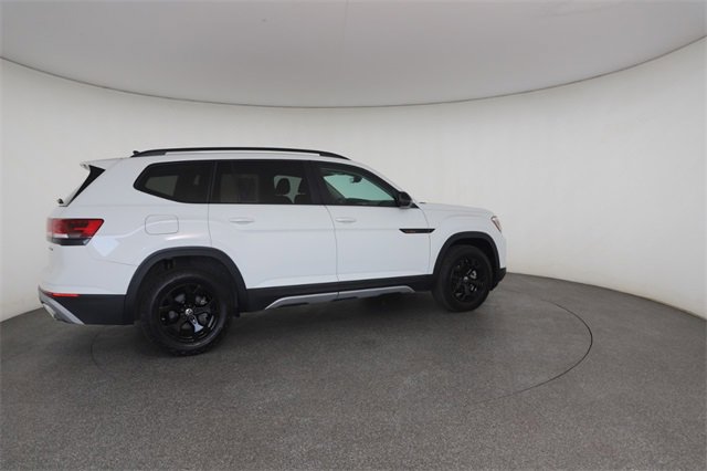 Used 2025 Volkswagen Atlas Peak Edition SE image 21