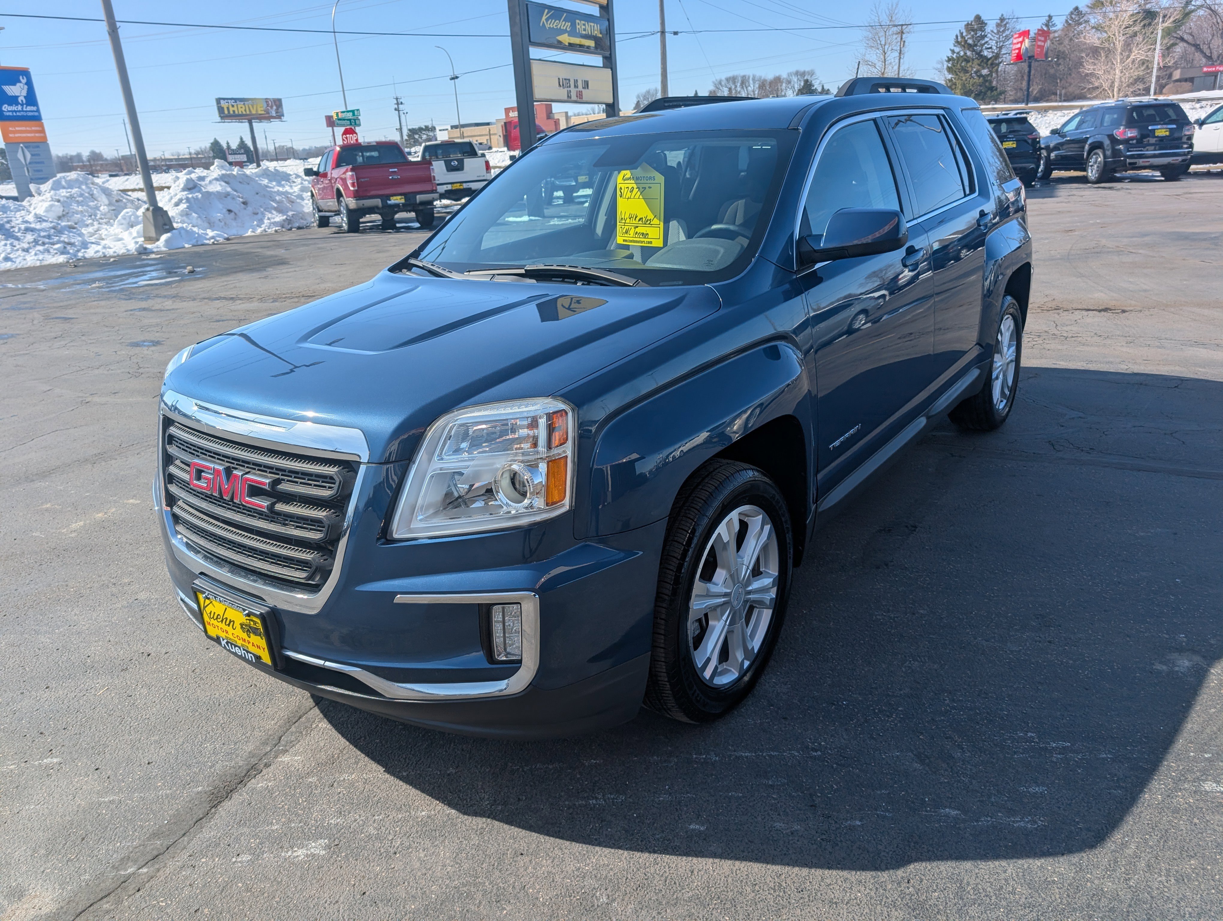 Used 2017 GMC Terrain SLE w/ Convenience Package AWD/4WD image 4