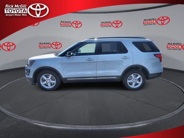 Used 2017 Ford Explorer XLT w/ Equipment Group 202A AWD/4WD image 5